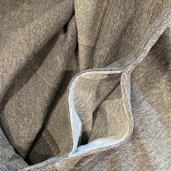 Outdoor Voices Grey Colorblock 7/8 leggings - Picture 7 of 7